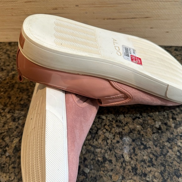 Aldo pink suede shoes - Picture 2 of 3